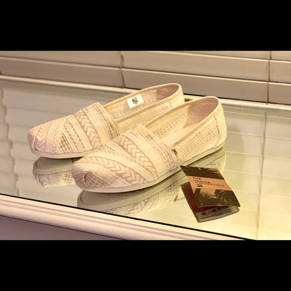 TOMS White, Embroidered Shoes - Never Worn W/ Tags